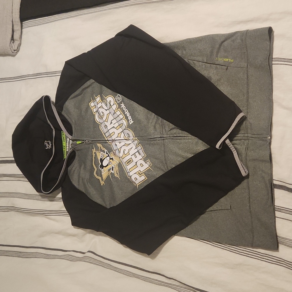 reebok pittsburgh penguins zip up size L